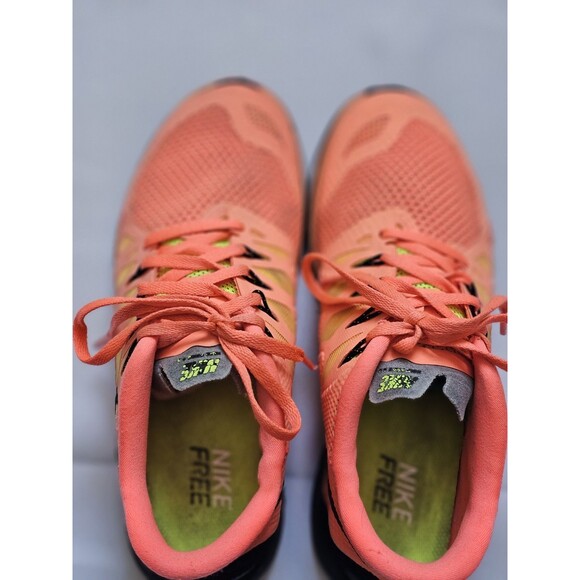 Nike Free 5.0 Running Shoes In An Orange/Coral Colorway Size 7.5 Women's - Picture 2 of 6
